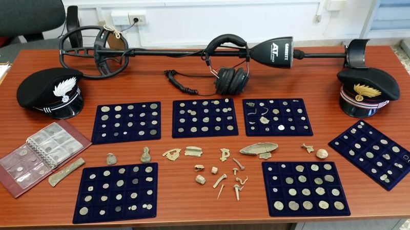 Porto Torres. Rubano reperti archeologici: arrestato un giardiniere 35enne e un manovale di 30 anni
