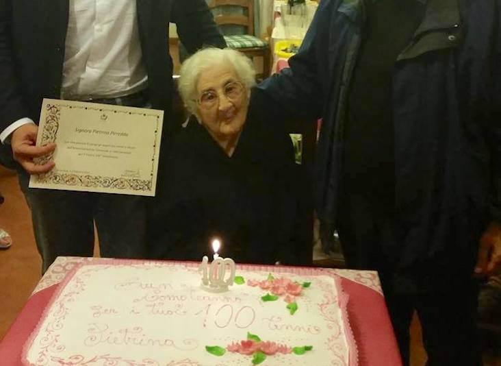 La signora Pietrina Pirredda festeggia 100 anni