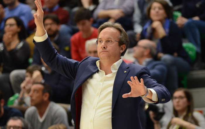 Basket. Crisi della Dinamo Sassari, respinte dimissioni coach Pasquini