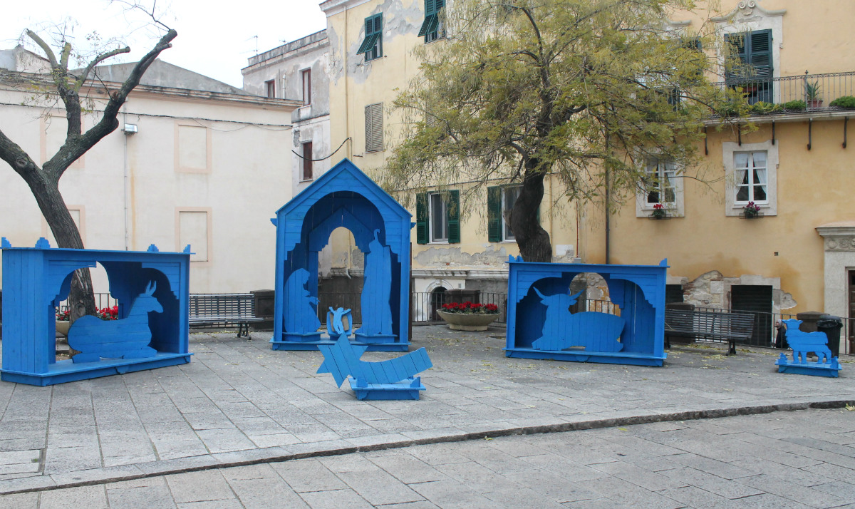 Il presepe Blu ftalo in piazza Duomo