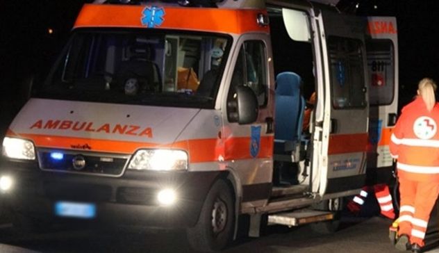 Incidente stradale a Cabras: 18enne gravemente ferito
