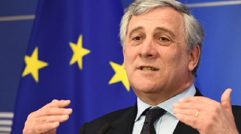 Tajani fa retromarcia: 
