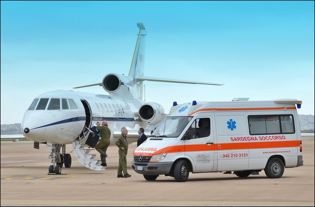 Donna incinta in pericolo di vita trasportata d'urgenza a Bologna con un volo sanitario dell'Aeronautica Militare