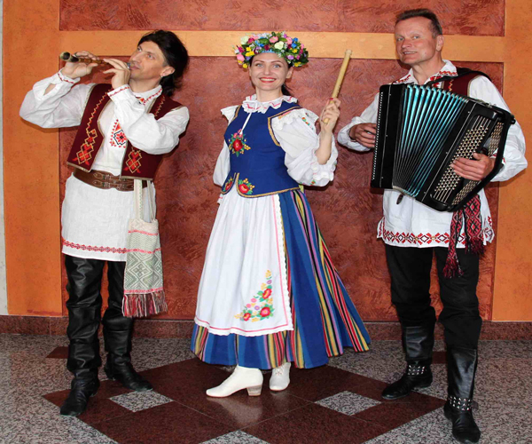 “Giornata della Badante”, musiche, canti dell’Europa orientale, defilè di costumi, giochi e balli