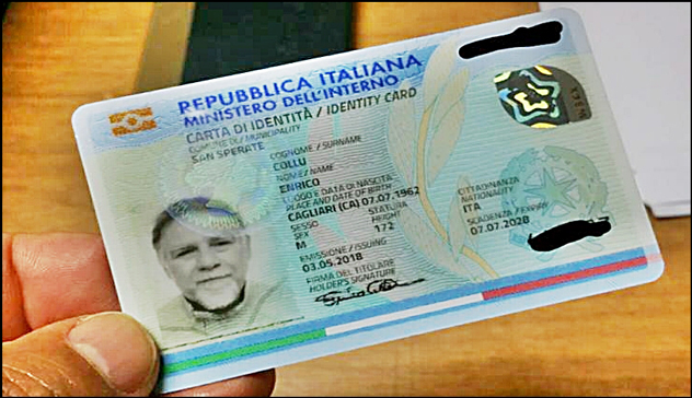 Carta di identità elettronica, il sindaco Enrico Collu il primo possessore