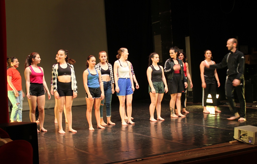 Quattordici danzatrici sassaresi protagoniste di Opacity#1