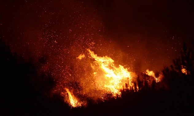 Incendio minaccia alcune abitazioni a Capoterra