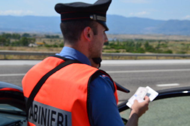 Guida senza patente: 25enne denunciato dai Carabinieri