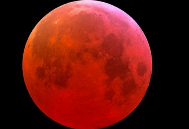 Eclissi, questa sera Luna Rossa da record