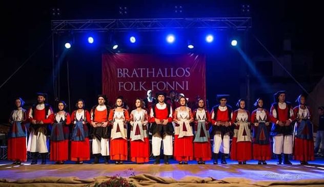 La storia del Gruppo Folk Brathallos cammina nei sentieri del paese più alto della Sardegna