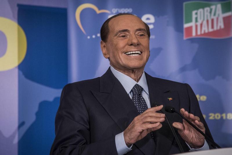 In Abruzzo vince il centrodestra. Berlusconi: “Da oggi comincia la sfida per la Sardegna”