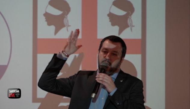 In diretta da Cagliari la conferenza stampa di Matteo Salvini