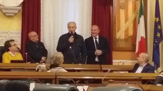 Meo Sacchetti, Gigi Riva e Osvaldo Bevilacqua: via libera del Consiglio comunale alla cittadinanza onoraria
