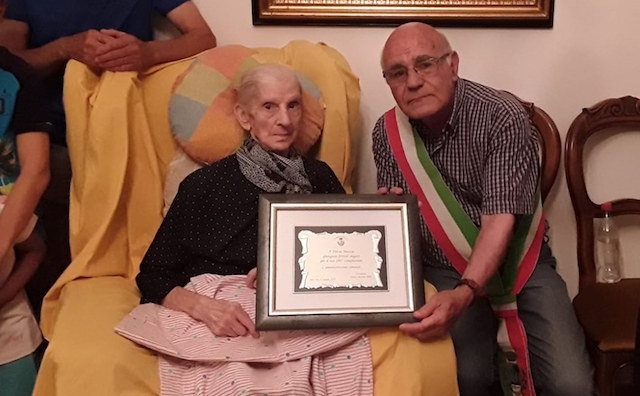 San Vito festeggia i cento anni di zia Teresa Mascia
