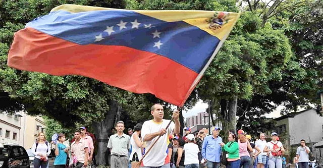 Sardi in Venezuela, la situazione non migliora: “Iniziano i rimpatri, resta attivo il conto aperto dal Crei per aiuti”