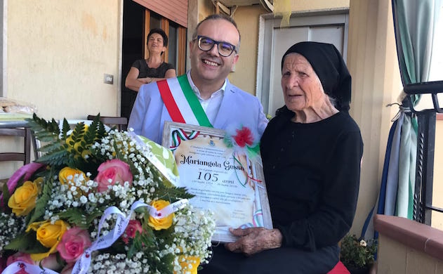 Escalaplano festeggia i 105 anni di zia Mariangela Gessa