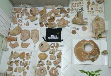 Prelievo illegale di manufatti archeologici dal fondale marino, denunciate tre persone