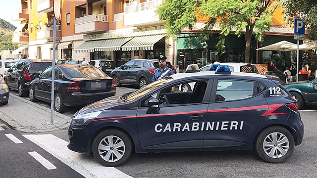 Ubriaco aggredisce il titolare del New Music Bar, arrestato dai Carabinieri