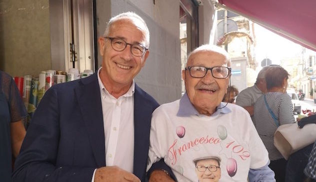 Sassari in festa per i 102 anni di Francesco Viola