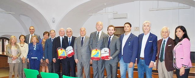 Defibrillatori in Prefettura e Questura, il bellissimo gesto del Rotary Club Cagliari