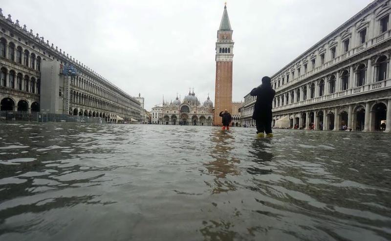 In diretta da Venezia la situazione di disastro dopo la marea record