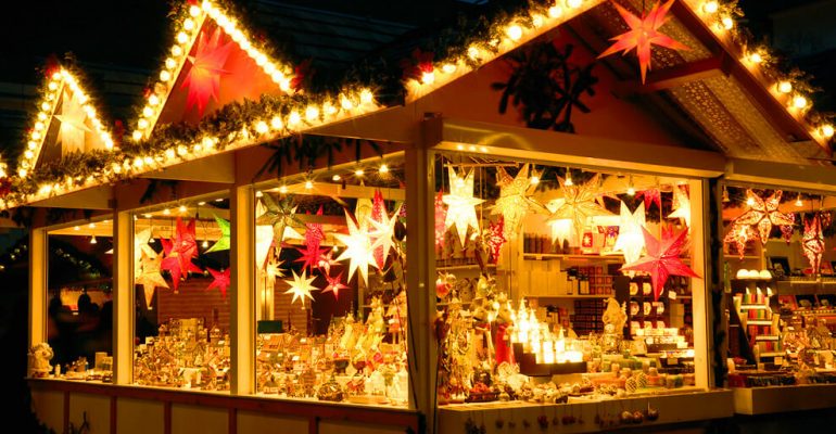 Le atmosfere del Natale ai mercatini di Anela: esposizioni, degustazioni, musica e maschere tradizionali