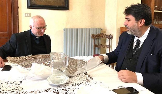 Solinas incontra il nuovo arcivescovo di Cagliari: “Concreto sostegno alle diocesi sarde”