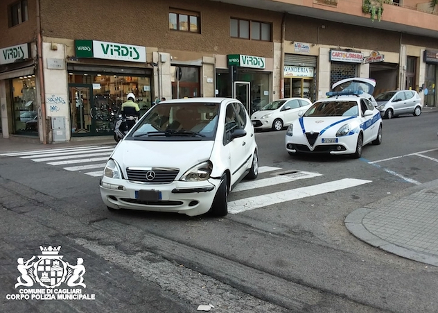 Incidente stradale nel quartiere di Villanova: ferito il conducente 81enne