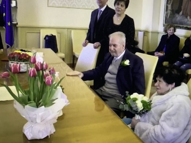 Fidanzati da quasi 50 anni, finalmente si sposano: lui ha 92 anni lei, sarda, 71