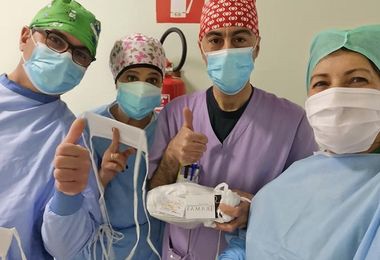 La Carovana del Sorriso solidale: donate mascherine all’ospedale di Alghero