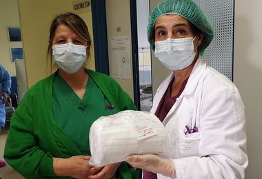 “La Carovana del Sorriso” dona le mascherine all’ospedale Marino