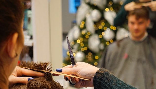 Parrucchieri ed estetisti: le proposte Confartigianato per riaprire i saloni