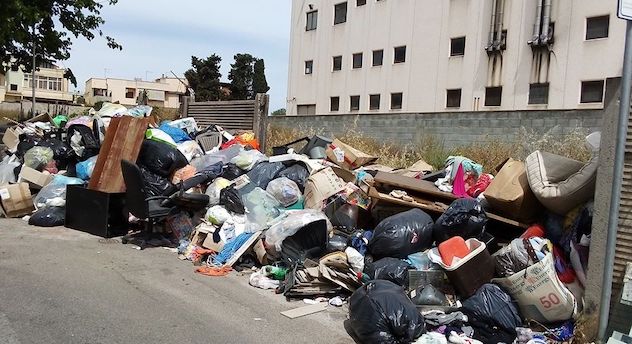 “Cagliari invasa dai rifiuti”, lo denuncia il comitato Arrosa collettivo