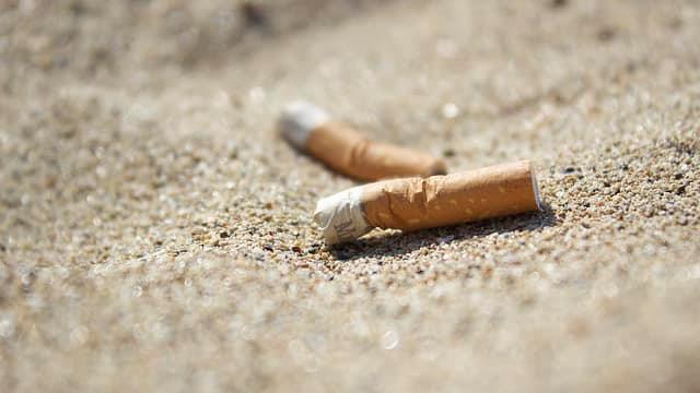 Nuova ordinanza di Truzzu: vietato il fumo nelle spiagge