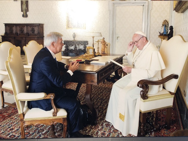 “Fame, una conversazione con papa Francesco”, il libro del giornalista RAI Gianni Garrucciu
