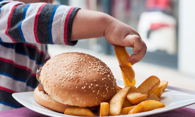 Allarme obesità infantile in Sardegna: 2 bambini su 10 hanno problemi di sovrappeso