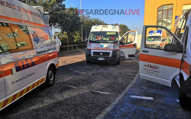 Carovana di ambulanze al San Francesco di Nuoro