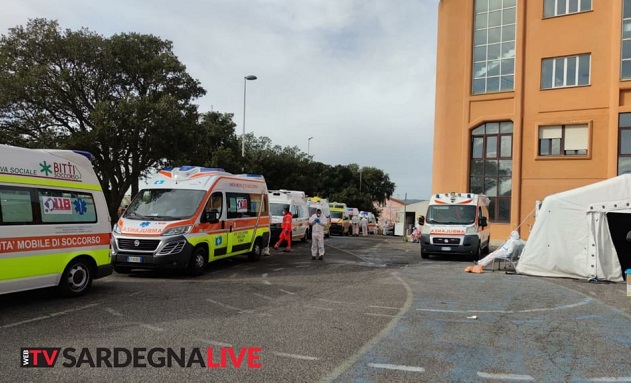 Nuoro: decine di ambulanze in fila davanti al San Francesco, in attesa da ore 