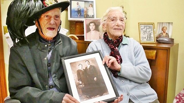 Nonnini centenari, felici e longevi: festeggiano i loro 83 anni di matrimonio insieme