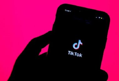 Adescava bimbe e ragazzine su TikTok: il lato oscuro dei social