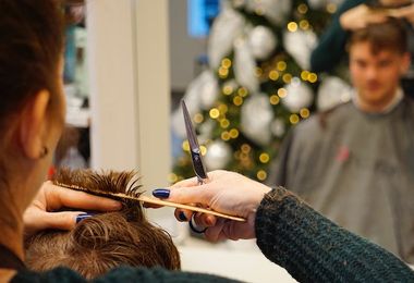 Sardegna in zona rossa, per parrucchieri ed estetisti danno da 20 milioni