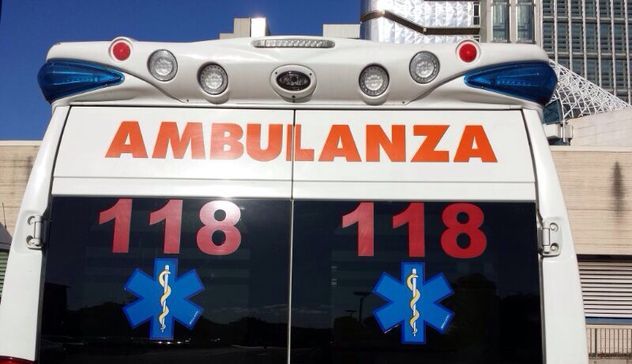Ambulanza trova cancelli chiusi e paziente muore: aperta inchiesta 