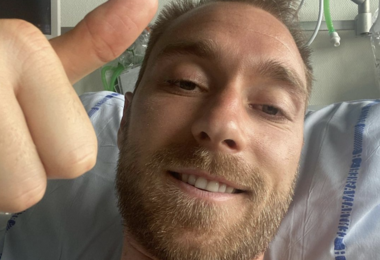 Selfie dall’ospedale, Christian Eriksen: “Sto bene. Grazie a tutti”