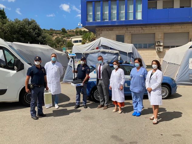 Cagliari. La Polizia dona materiale sanitario all’Ospedale Pediatrico Microcitemico “Antonio Cao”