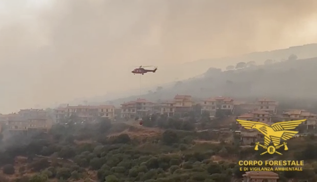 Incendi nell’Oristanese: la Sardegna brucia da almeno 60 ore