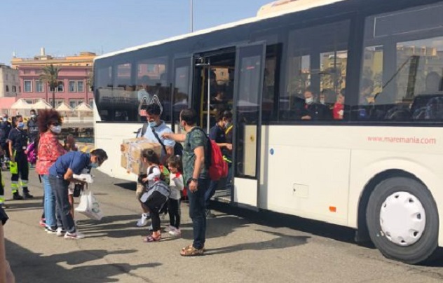 A Cagliari una giornata all'insegna dell'accoglienza: 79 profughi afghani sbarcati al molo Sabaudo