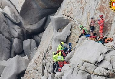 Climber precipita nel vuoto a Cala Spinosa: interviene l'elisoccorso