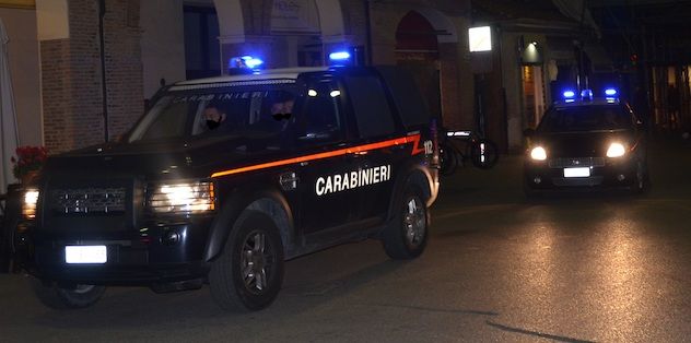 Cagliari. Minaccia due giovani con un coltello e li rapina: arrestato 20enne