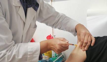 Studio Aou e UniCa: Il vaccino funziona e protegge anche le persone con malattie autoimmuni
