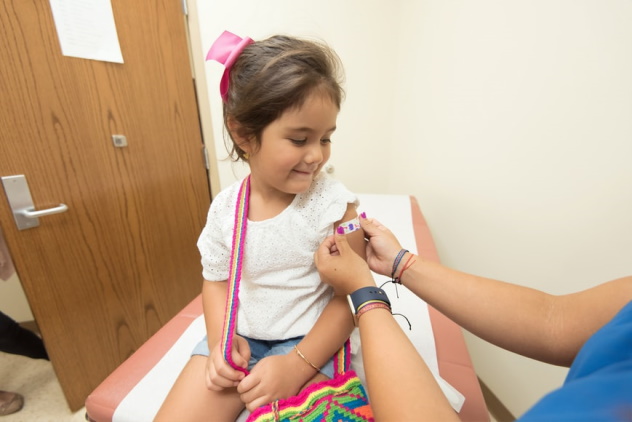 Vaccini, i pediatri sostengono che non c'è alcuna interferenza con lo sviluppo 
